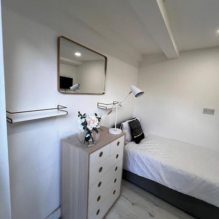 Lovely Ensuite Room In Corby Rockingham Eksteriør bilde